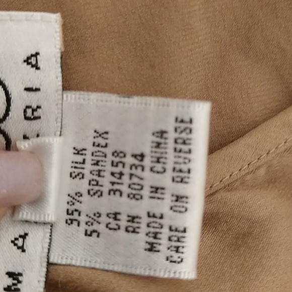 BCBG Max Azria Silk wrap top. VINTAGE - Picture 5 of 8